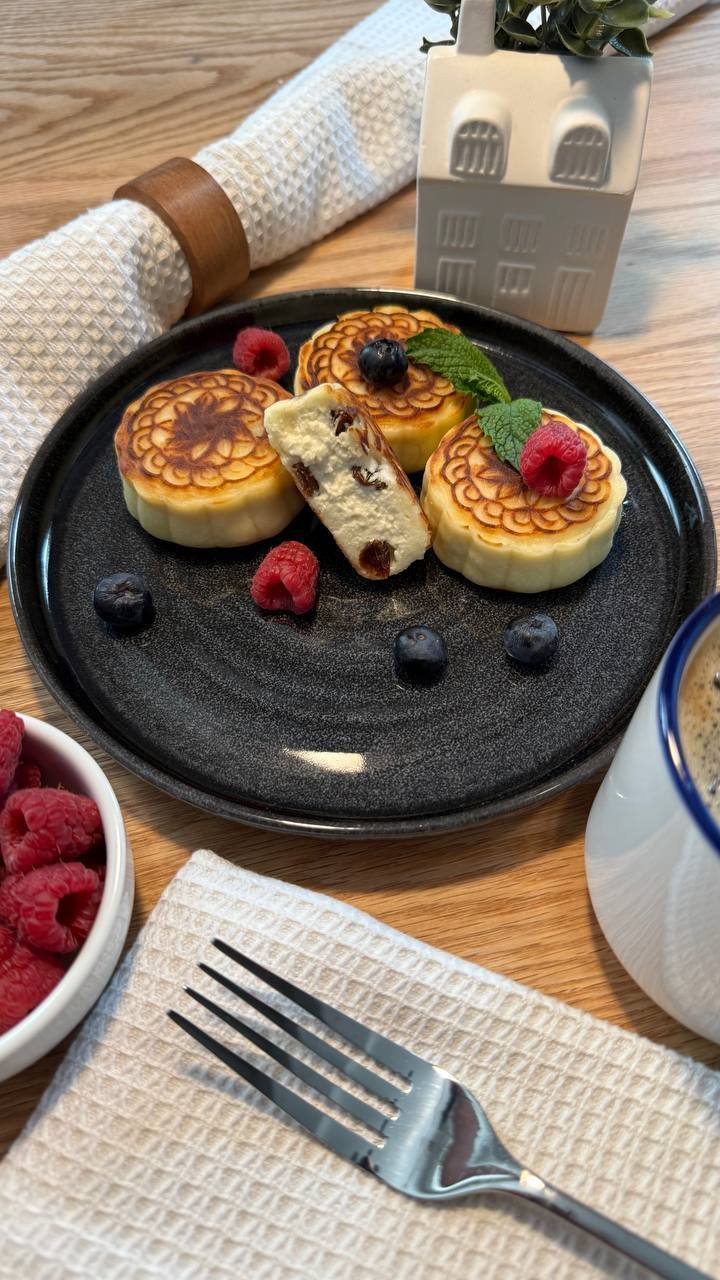 Сottage cheesecake with raisins